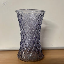 Load image into Gallery viewer, Diamond Vase Lilac 19.5 x 12cm
