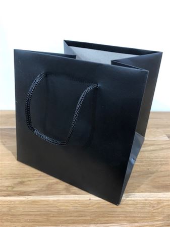 Flower Hand Tied / Gift Bag 17 x 17 x 17cm Black