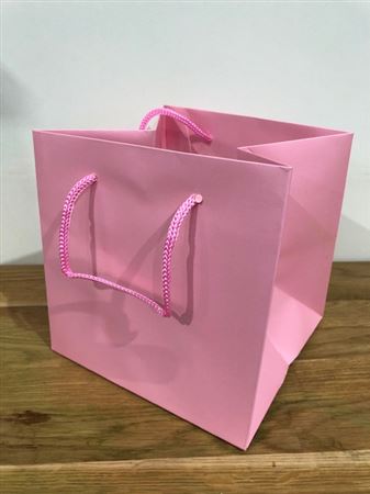 Flower Hand Tied / Gift Bag 17 x 17 x 17cm Pink