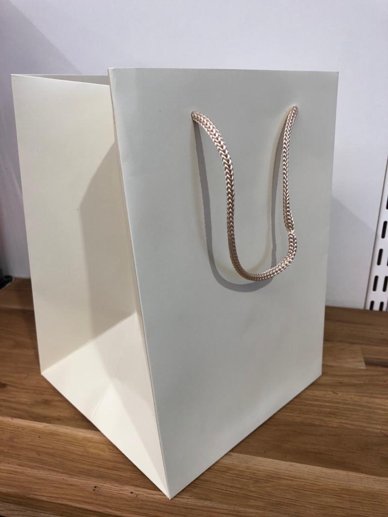 Flower Hand Tied / Gift Bag 25 x 18cm Ivory