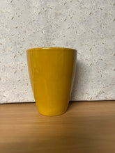 Load image into Gallery viewer, Tusca Pot 17 x 13cm Ochre
