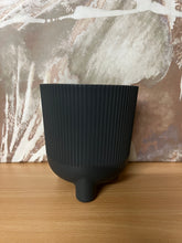 Load image into Gallery viewer, Pot Cortado 17.5 x 16cm Grey
