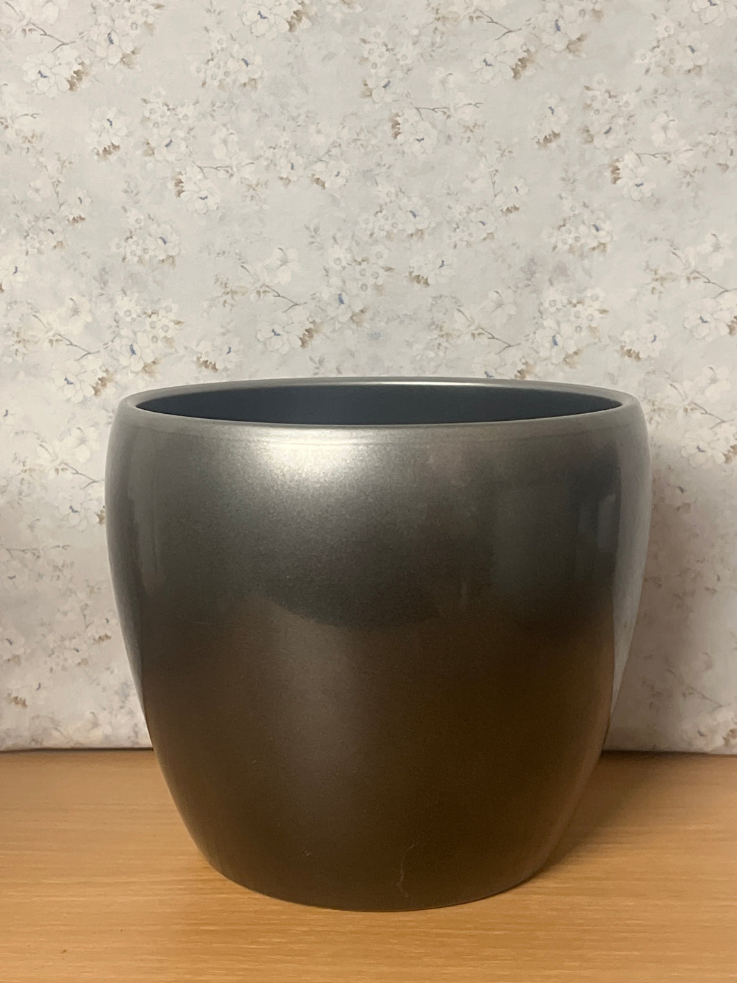 Lidy Round Pot 18 x 15cm Dark Grey