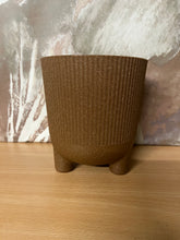 Load image into Gallery viewer, Pot Cortado 17.5 x 16cm Brown
