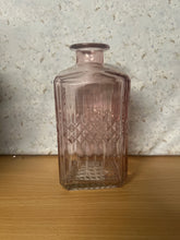 Load image into Gallery viewer, Decorative Nelson Vase 19 x 9cm Pink
