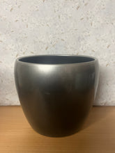 Load image into Gallery viewer, Lidy Round Pot 18 x 15cm Dark Grey
