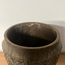 Load image into Gallery viewer, Basswood Pot Brown / Gold 20.5 x 16cm
