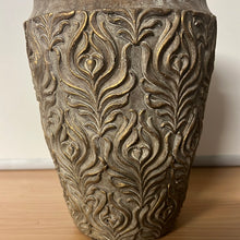 Load image into Gallery viewer, Basswood Pot Brown / Gold 20.5 x 16cm
