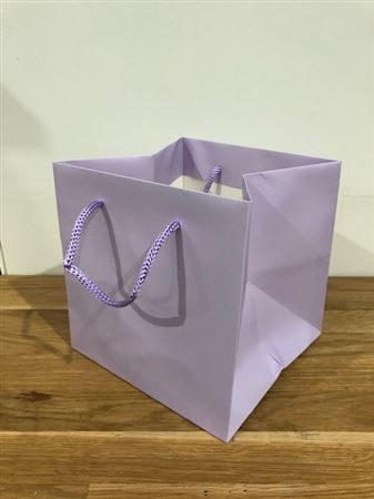 Flower Hand Tied / Gift Bag 17 x 17 x 17cm Lilac