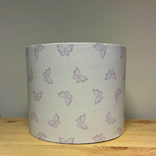 Load image into Gallery viewer, Single White Hat Box Lilac Butterflies 21x17cm
